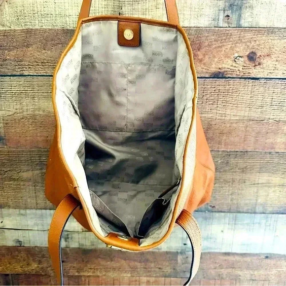 Micheal Kors Large Leather Tote - Picture 6 of 14